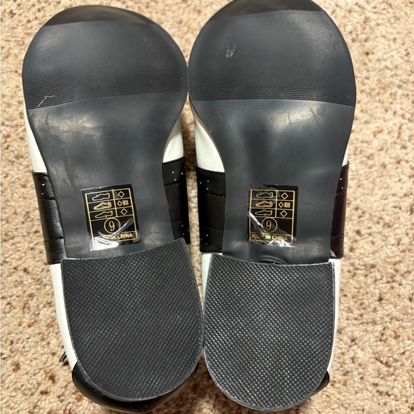 NIB Elle Women's Black & White Two-Tone Oxford Flats - Picture 6 of 10